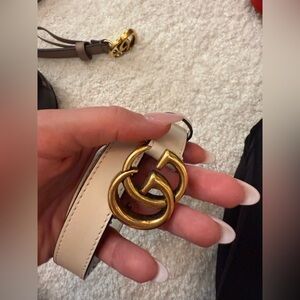 Skinny White Gucci belt